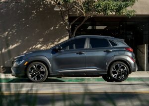 Profile view of a parked, dark bluish grey 2022 Hyundai Kona. | Hyundai dealer in North Little Rock, AR.