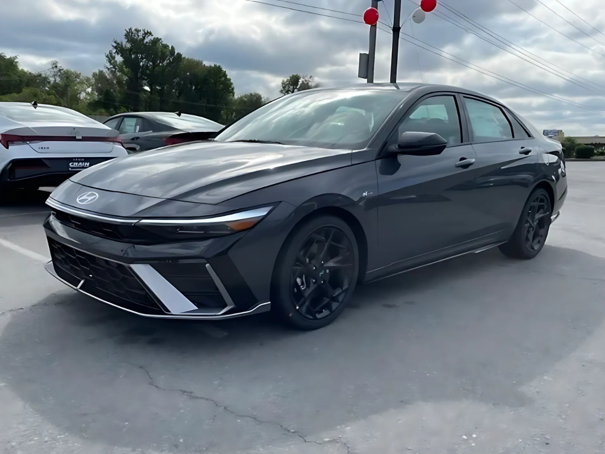 2025 Hyundai Elantra Trims