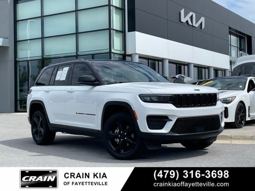 2025 Jeep Grand Cherokee Altitude - RAIN SENSING WIPERS / APPLE CARPLAY
