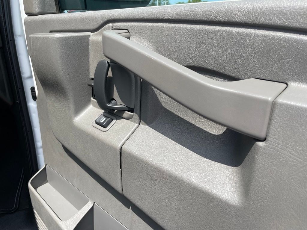 2024 Chevrolet Express 3500 LS Passenger