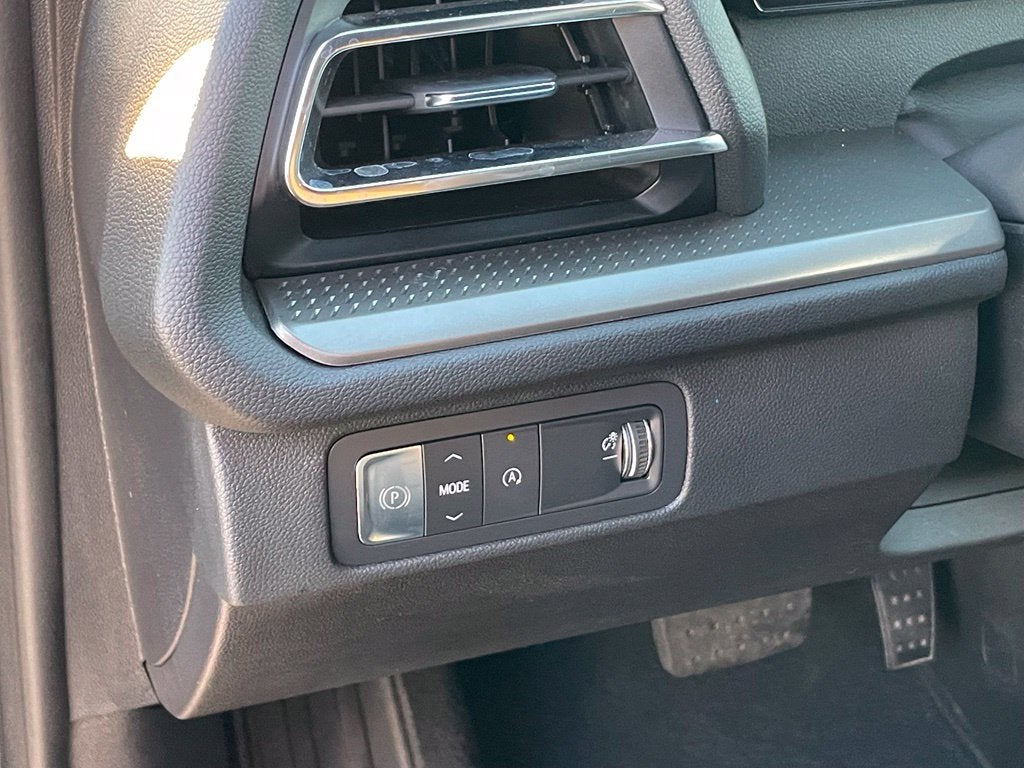 2025 Chevrolet Traverse LT - NAVIGATION / 27 MPG