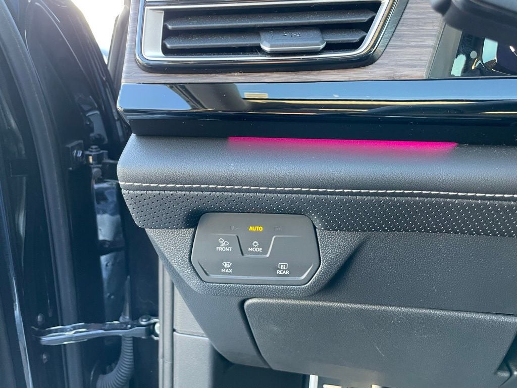 2024 Volkswagen Atlas 2.0T SEL Premium R-Line - MEMORY SEATS