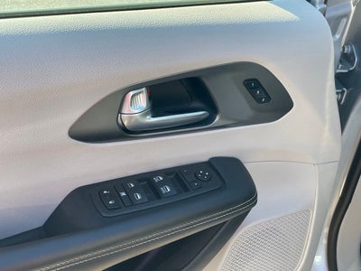 2024 Chrysler Pacifica Touring L - POWER LIFTGATE / DRIVER SEAT MEMORY