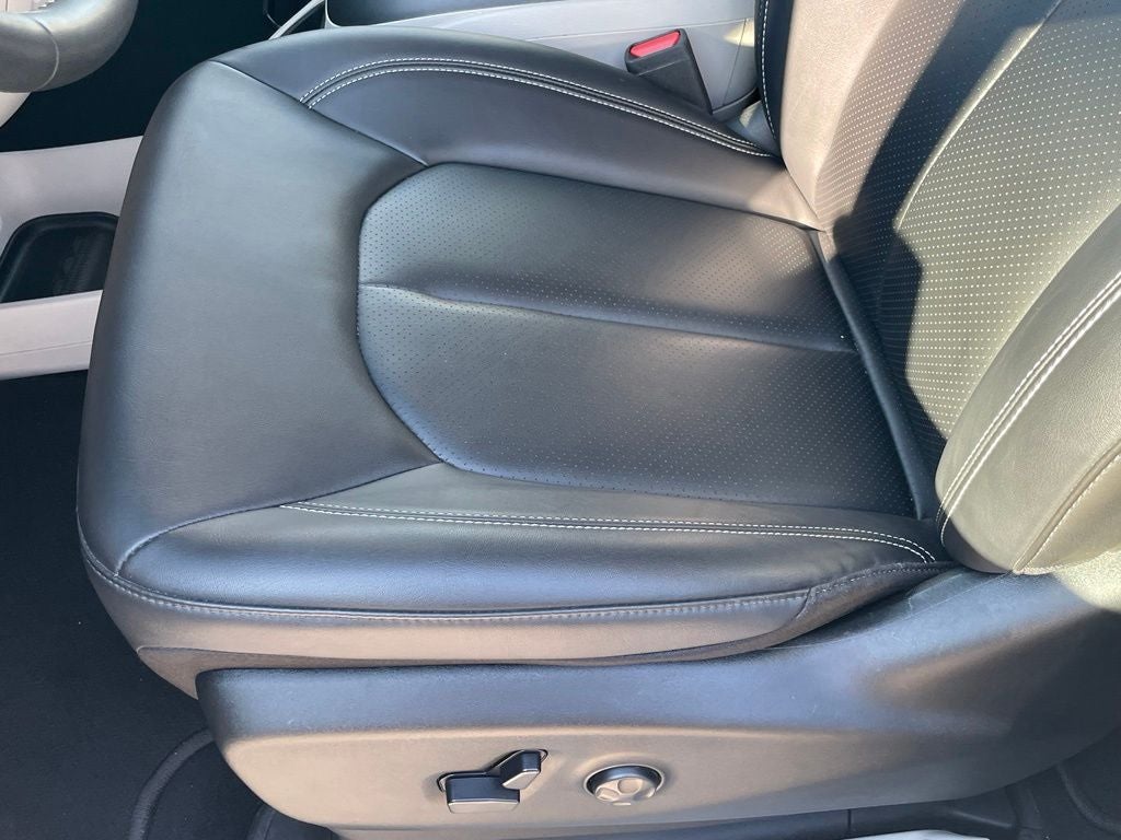 2024 Chrysler Pacifica Touring L - POWER LIFTGATE / DRIVER SEAT MEMORY