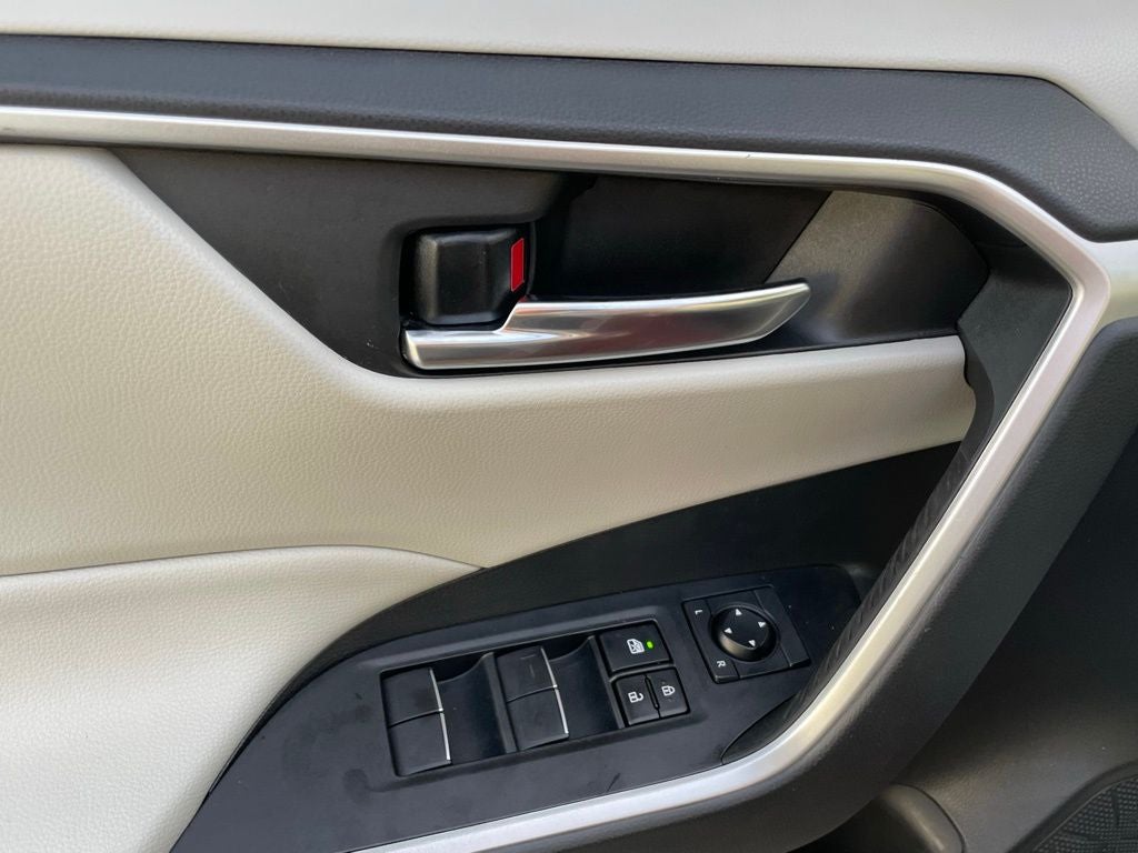 2021 Toyota RAV4 XLE Premium - PRE-COLLSION SYSTEM / AUTOMATIC HIGH BEAMS