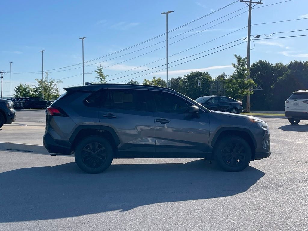 2021 Toyota RAV4 LE - AUTO HIGH BEAMS / APPLE CARPLAY