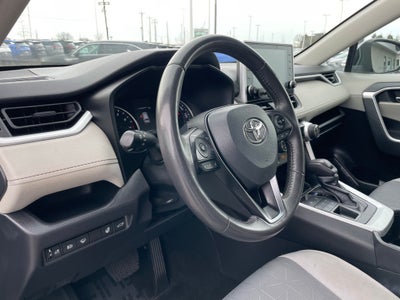 2022 Toyota RAV4 XLE