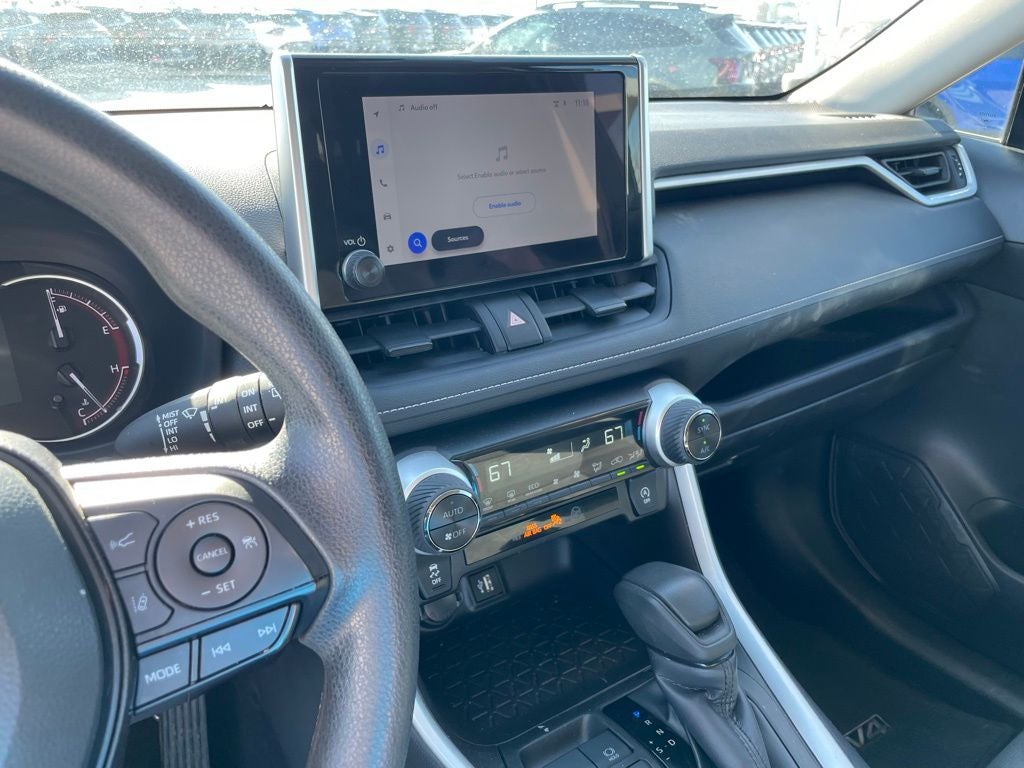 2024 Toyota RAV4 XLE - BLIND SPOT MONITOR / 7 INCH DISPLAY