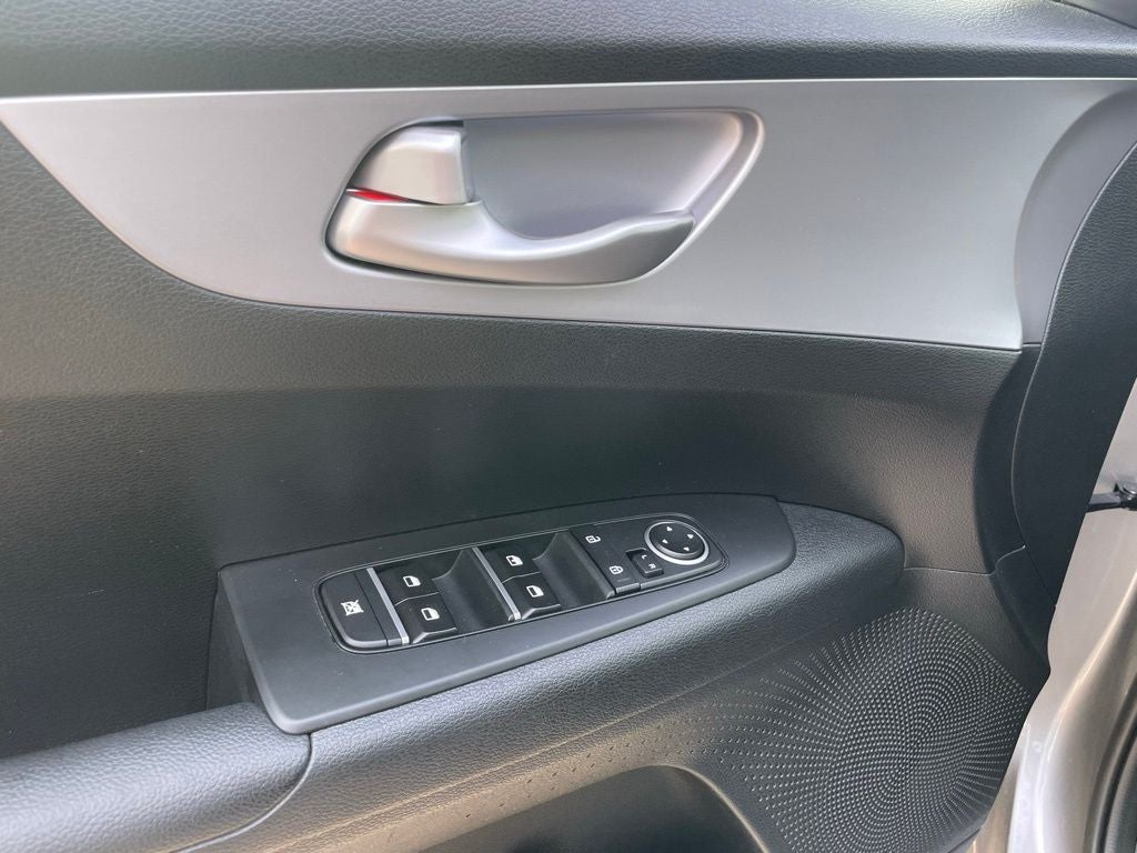 2024 Kia Forte LXS - KIA CERTIFIED / BLIND SPOT ASSIST