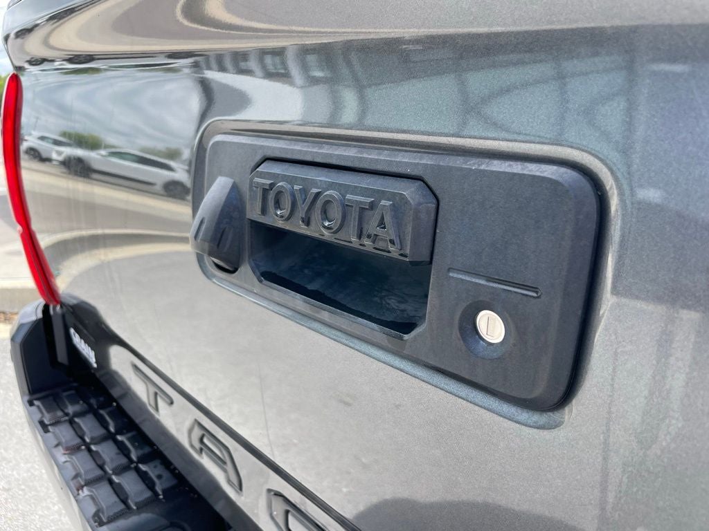 2018 Toyota Tacoma TRD Off-Road V6 - MULTI TERRAIN SELECT