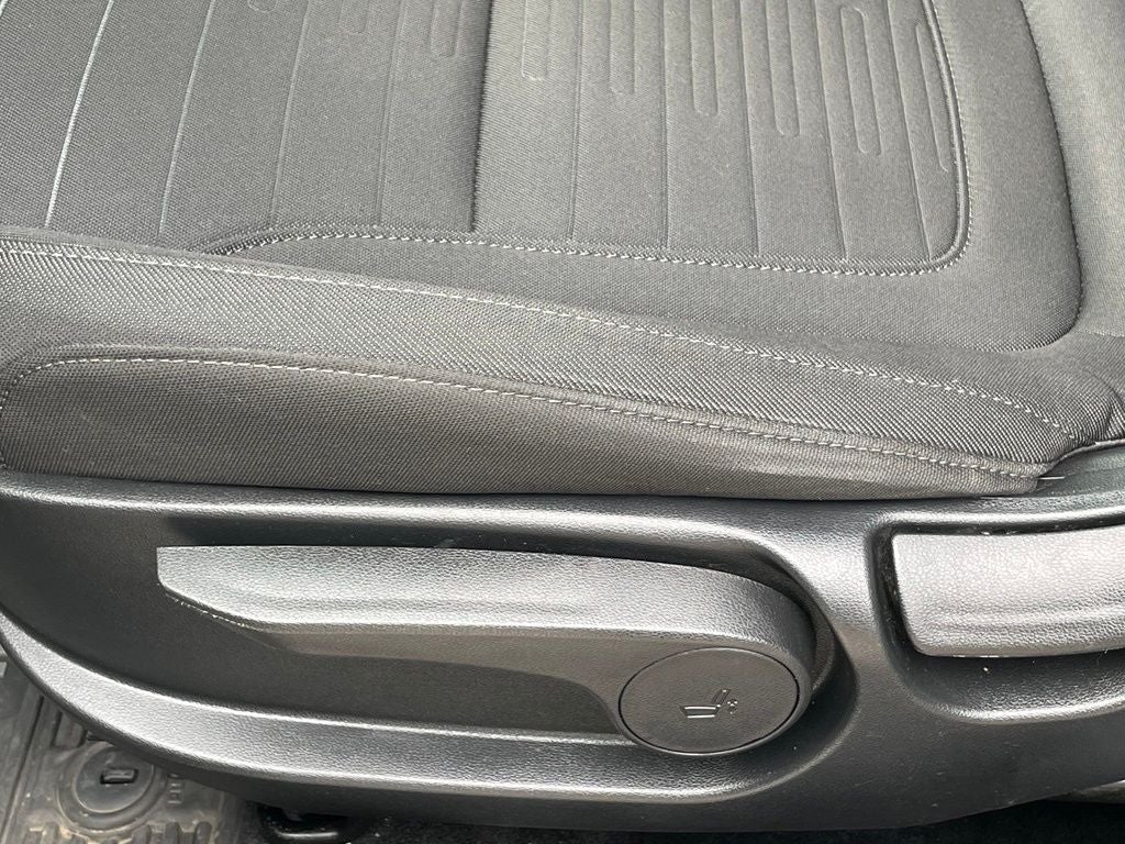 2025 Hyundai SANTA CRUZ SE - 30 MPG / APPLE CARPLAY