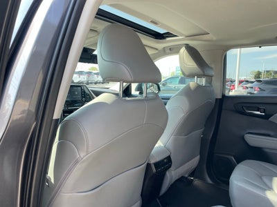 2021 Toyota Highlander XLE - MOONROOF / LEATHER