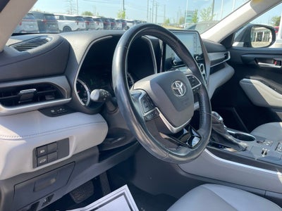 2021 Toyota Highlander XLE - MOONROOF / LEATHER