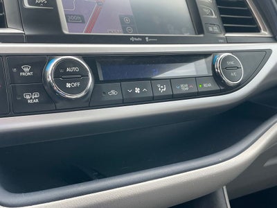 2015 Toyota Highlander XLE V6 - POWER MOONROOF / NAVIGATION