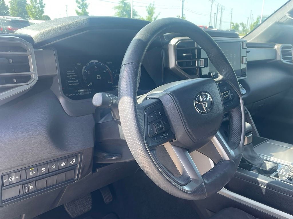 2025 Toyota Sequoia SR5 - POWER MOONROOF / VENTILATED SEATS
