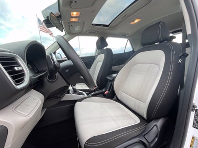 2025 Hyundai VENUE SEL - POWER MOONROOF / APPLE CARPLAY
