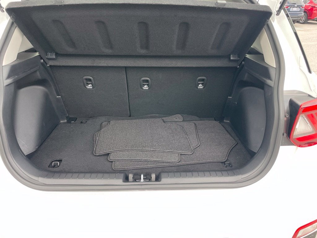 2025 Hyundai VENUE SEL - POWER MOONROOF / APPLE CARPLAY