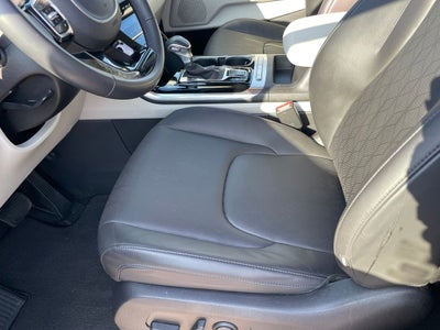 2024 Kia Carnival EX - 8 PASSENGER / NAVIGATION SYSTEM