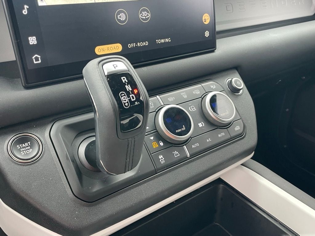 2025 Land Rover Defender 110 X-Dynamic SE