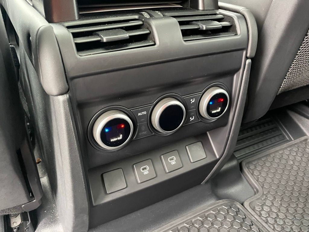 2025 Land Rover Defender 110 X-Dynamic SE