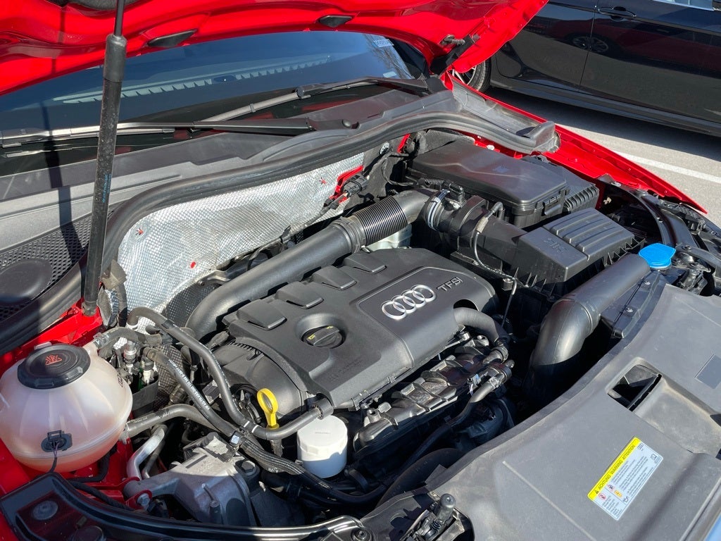 2018 Audi Q3 2.0T Premium Plus quattro - PANORAMIC SUNROOF / CD PLAYER