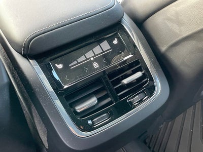 2022 Volvo XC60 B5 R-Design - NAVIGATION / POWER MOONROOF