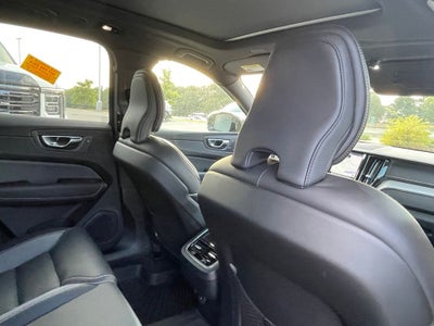 2022 Volvo XC60 B5 R-Design - NAVIGATION / POWER MOONROOF