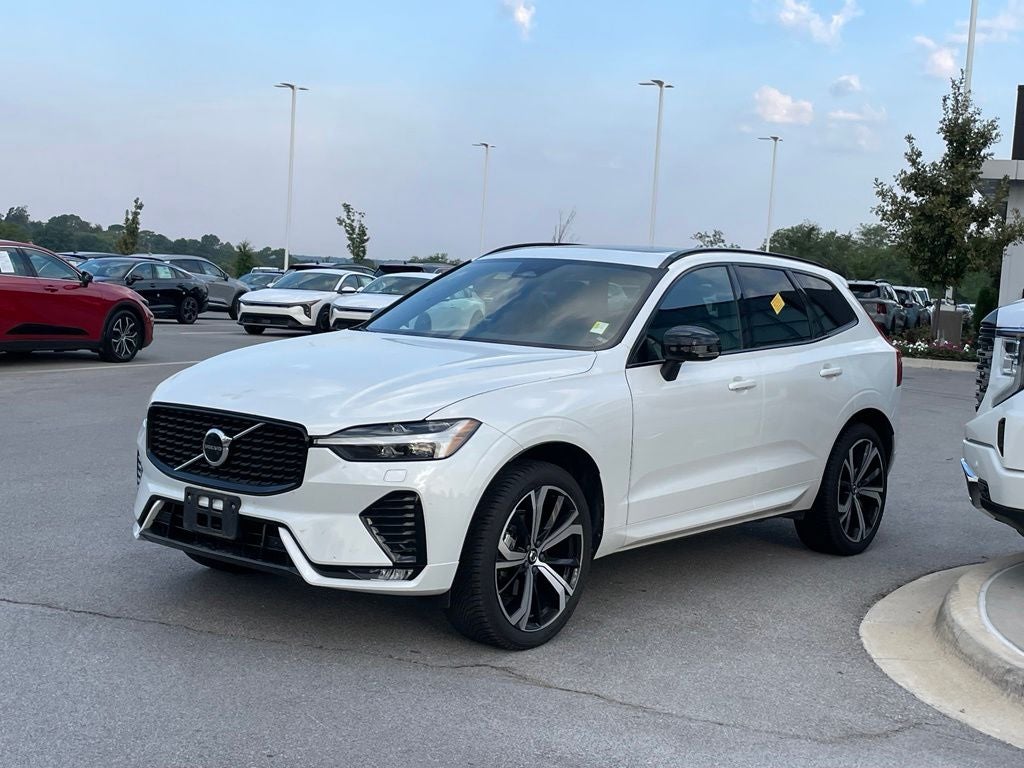 2022 Volvo XC60 B5 R-Design - NAVIGATION / POWER MOONROOF