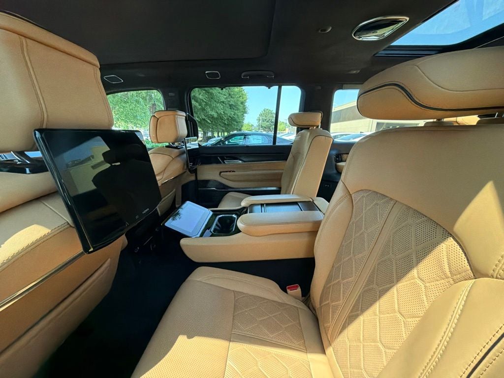 2025 Jeep Grand Wagoneer L Series III Obsidian, Pano Roof, Navi, 22" Wheels, CLEAN CARFA