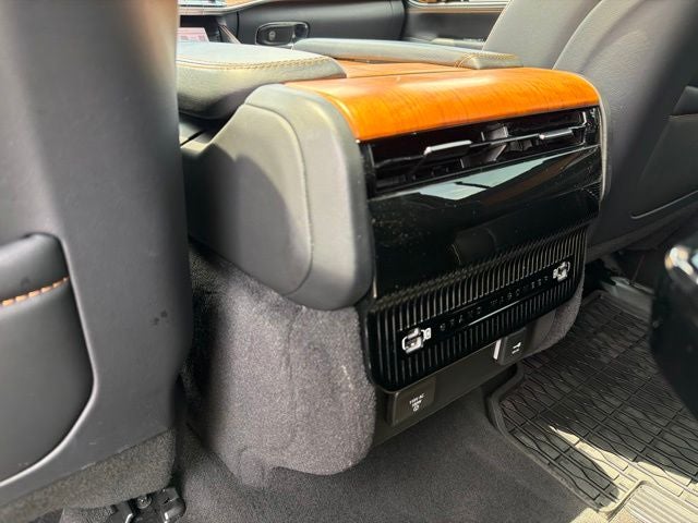 2024 Jeep Grand Wagoneer L Series III - Photo 31