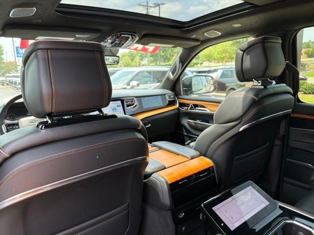 2024 Jeep Grand Wagoneer L Series III - Photo 33