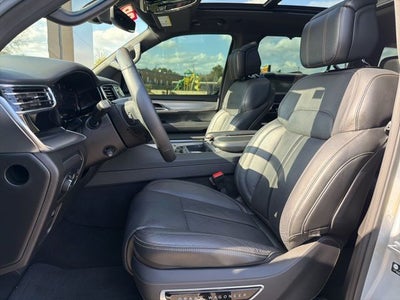 2023 Jeep Grand Wagoneer Base