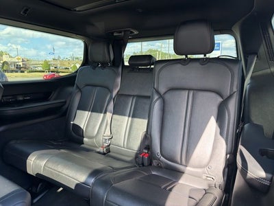 2023 Jeep Grand Wagoneer Base