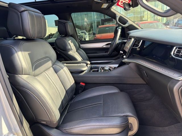 2023 Jeep Grand Wagoneer Base