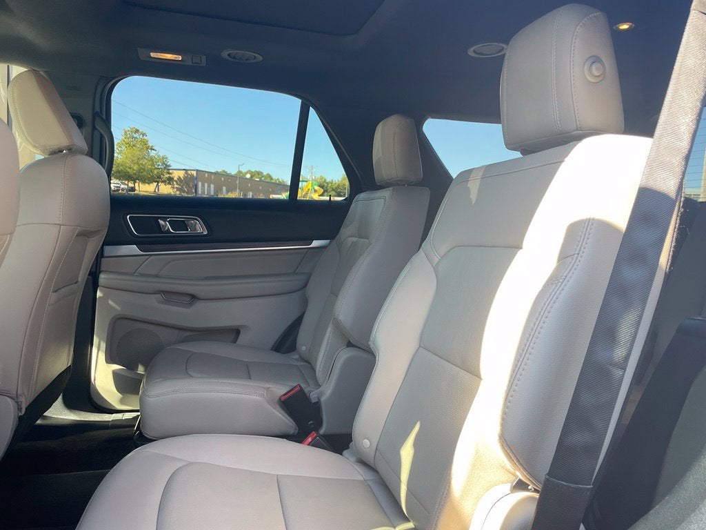 2018 Ford Explorer Limited One Owner, Clean CarFax, Leather, Moonroof, Bucket