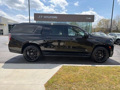 2023 Chevrolet Suburban RST