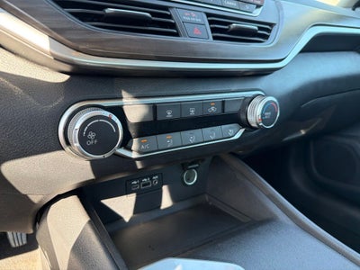 2025 Nissan Altima 2.5 SV CARFAX 1-Owner