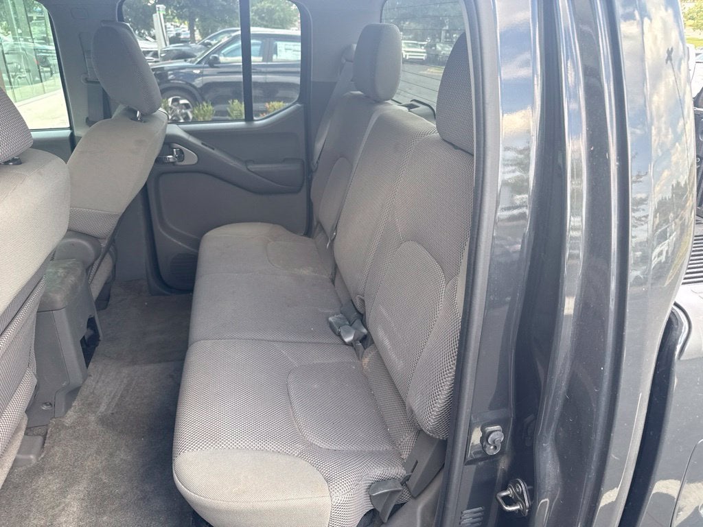 2011 Nissan Frontier SV CarFax One Owner