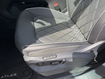 2025 Volkswagen Atlas 2.0T SEL Premium R-Line