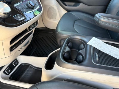 2021 Chrysler Pacifica Touring L CLEAN CARFAX 1-OWNER