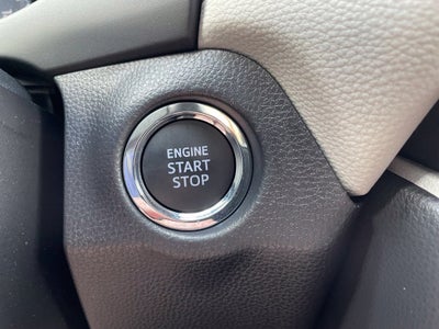 2025 Toyota RAV4 XLE One Owner, Low Miles