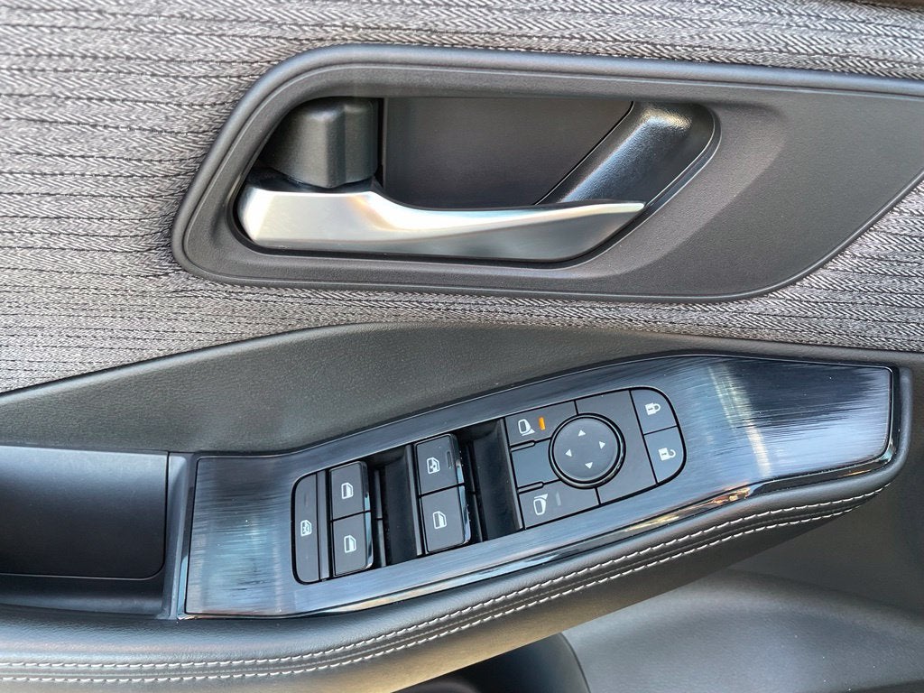 2023 Nissan Rogue SV Clean CarFax, Low Miles