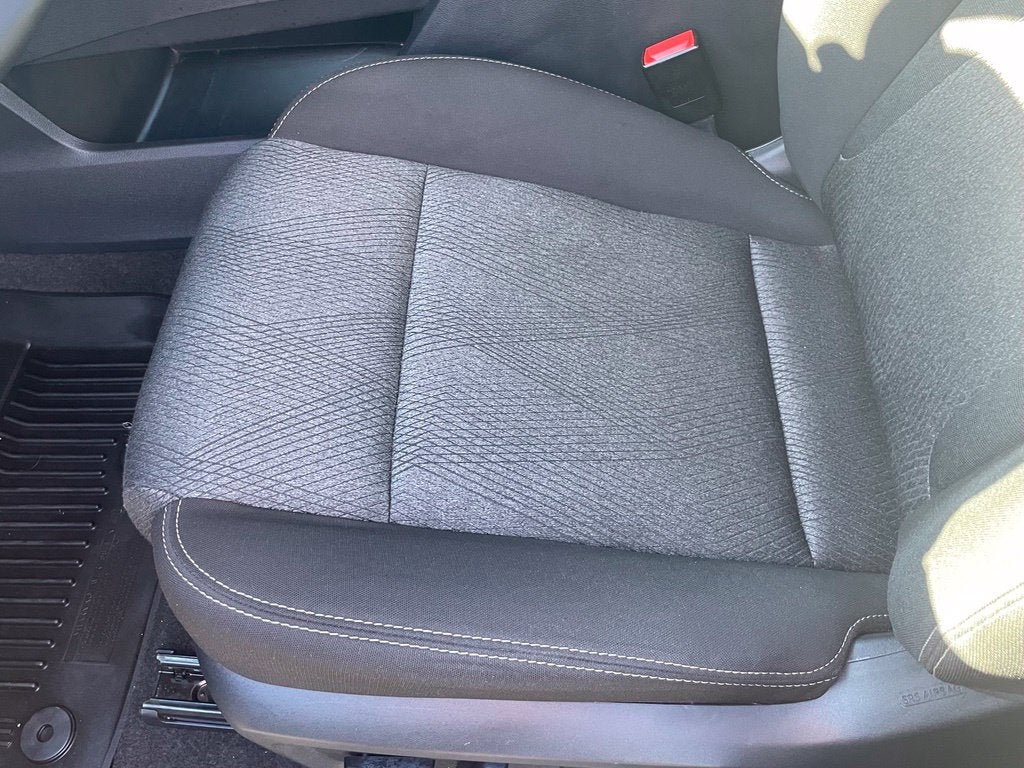 2025 Nissan Rogue SV Clean CarFax, One Owner