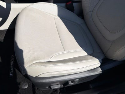 2025 Hyundai TUCSON Limited Clean Carfax, One Owner