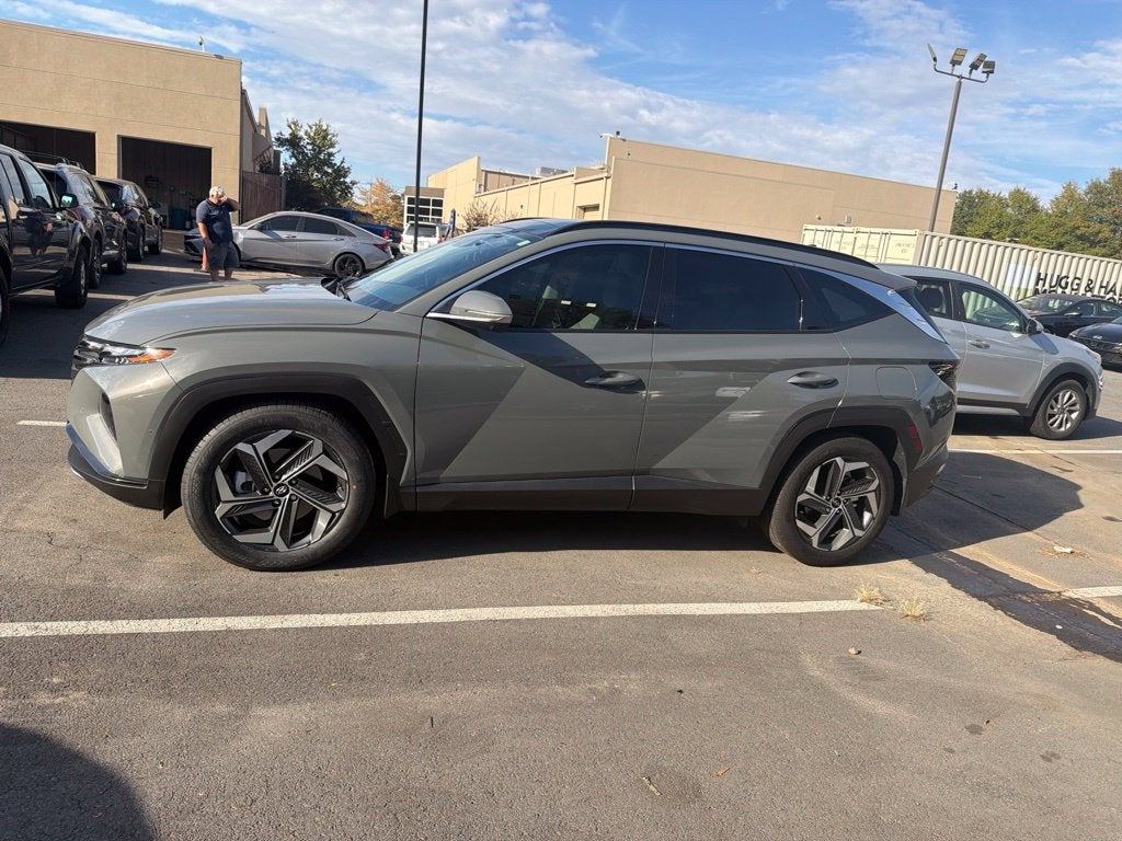 2024 Hyundai TUCSON Limited Pano Roof, Leather, Clean Carfax, One Owner