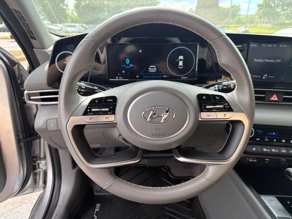 2022 Hyundai ELANTRA SEL Heated Seats, Adaptive Cruise, One Owner