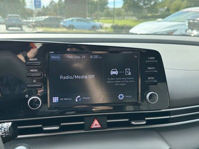 2022 Hyundai ELANTRA SEL Heated Seats, Adaptive Cruise, One Owner