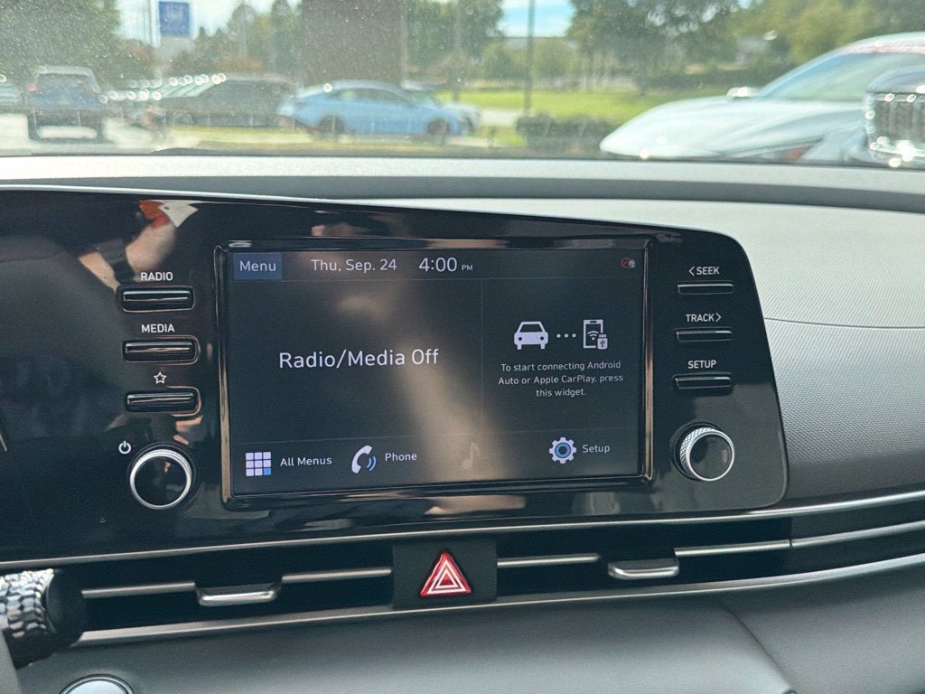 2022 Hyundai ELANTRA SEL Heated Seats, Adaptive Cruise, One Owner