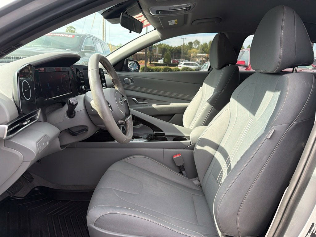 2022 Hyundai ELANTRA SEL Heated Seats, Adaptive Cruise, One Owner