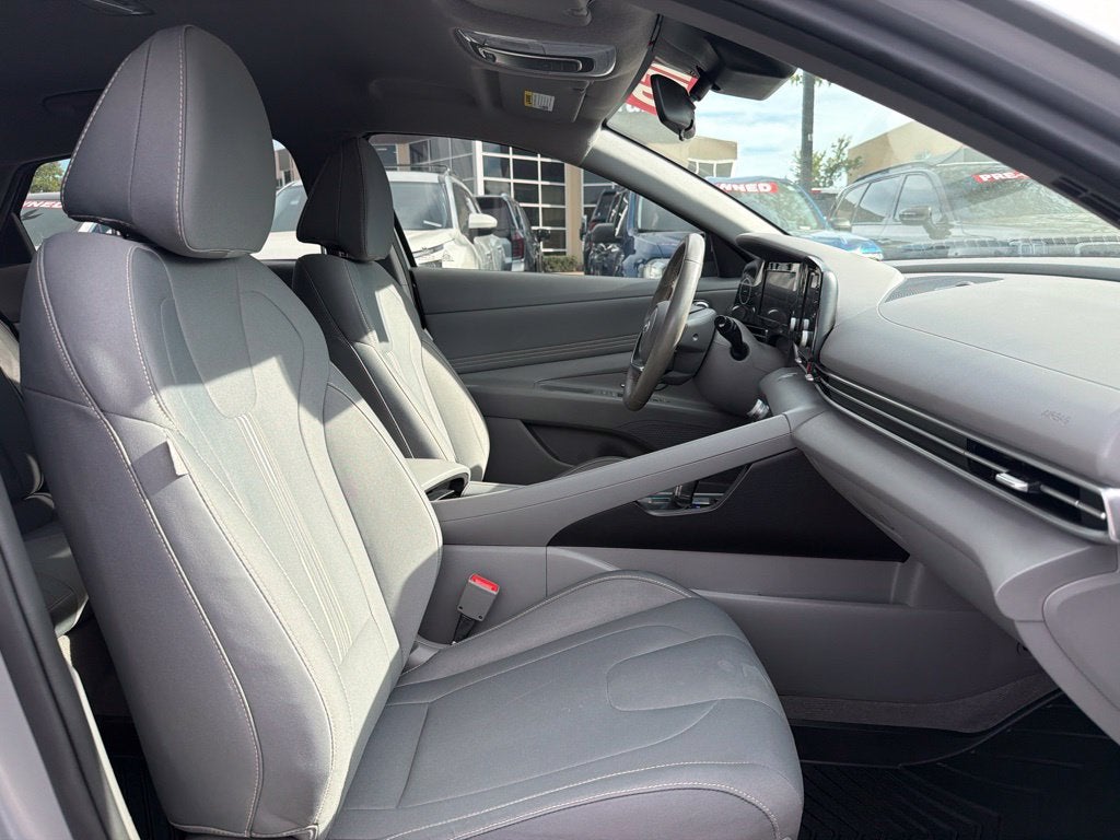 2022 Hyundai ELANTRA SEL Heated Seats, Adaptive Cruise, One Owner